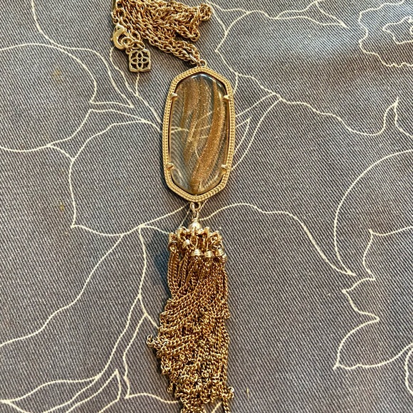 Kendra Scott Gold Pendant Necklace Goldstone Glass - Picture 1 of 3